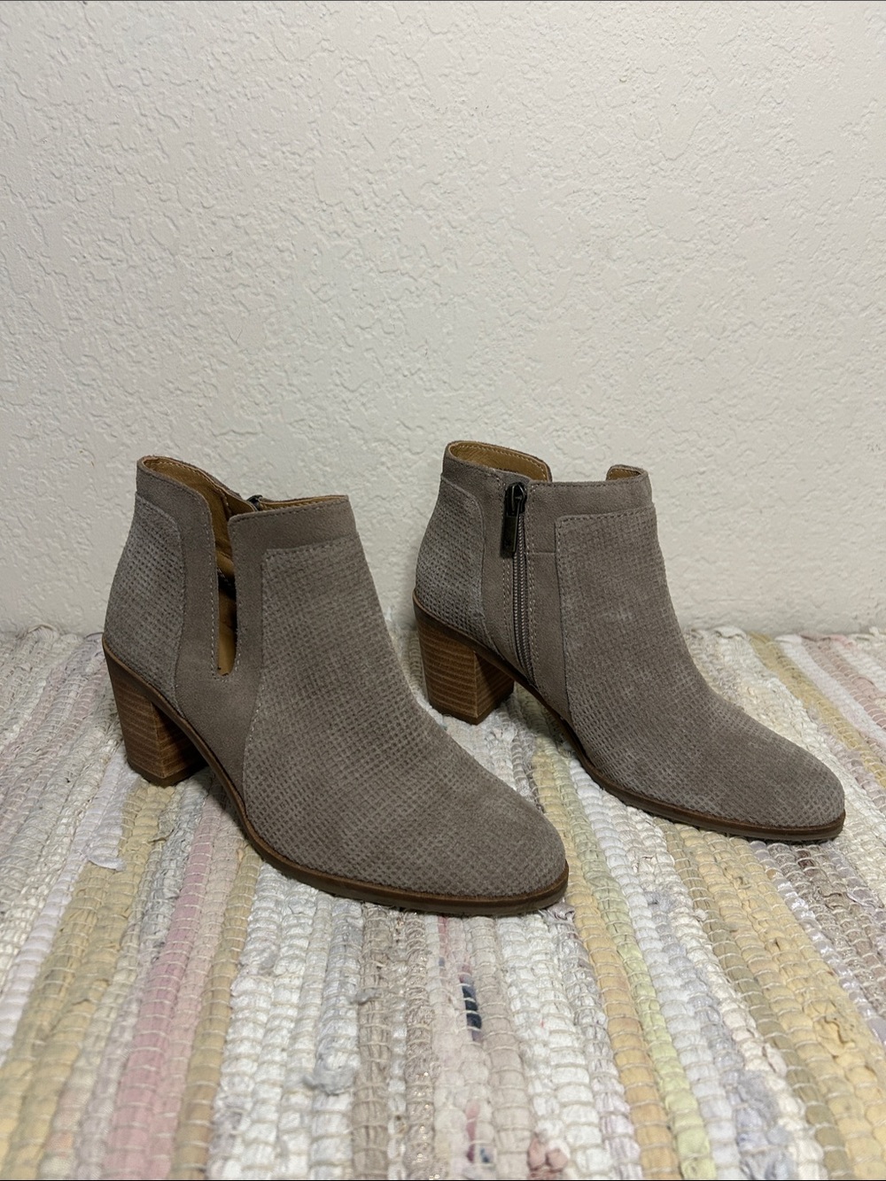 Lucky Brand Women’s 6 Taupe Perforated Suede Cutout Ankle Booties